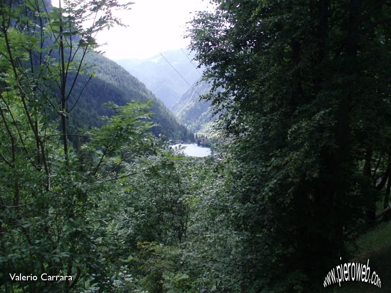 33  Chiudiamo l'anello con la vista del Lago di Carona.JPG